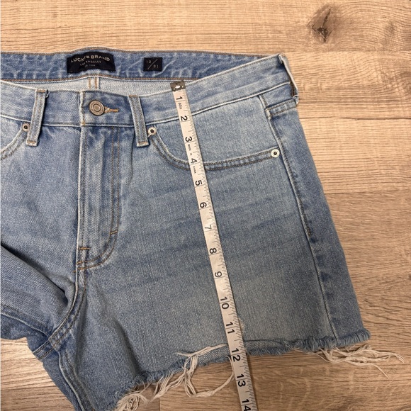 Lucky Brand Boyfriend Short - Picture 6 of 10